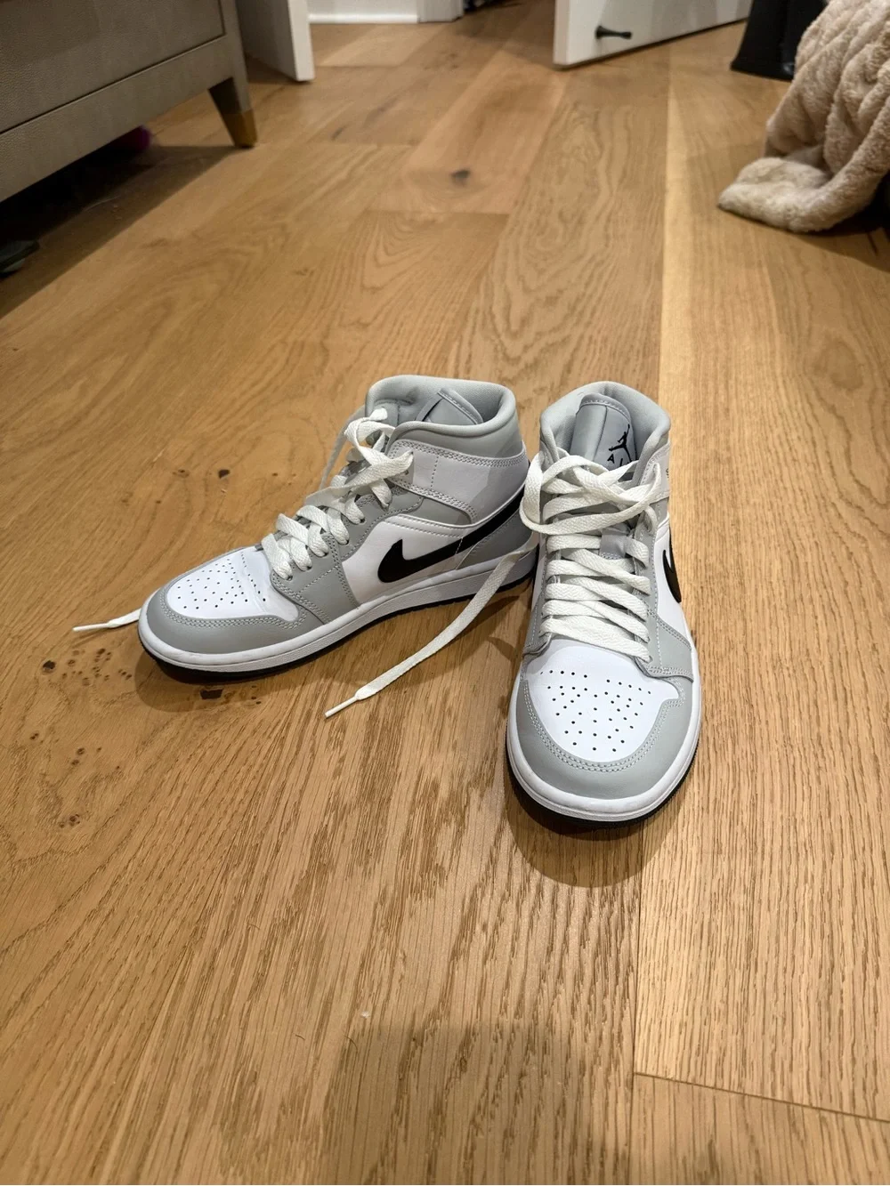 Womens Air Jordan 1 Mid Grey Fog